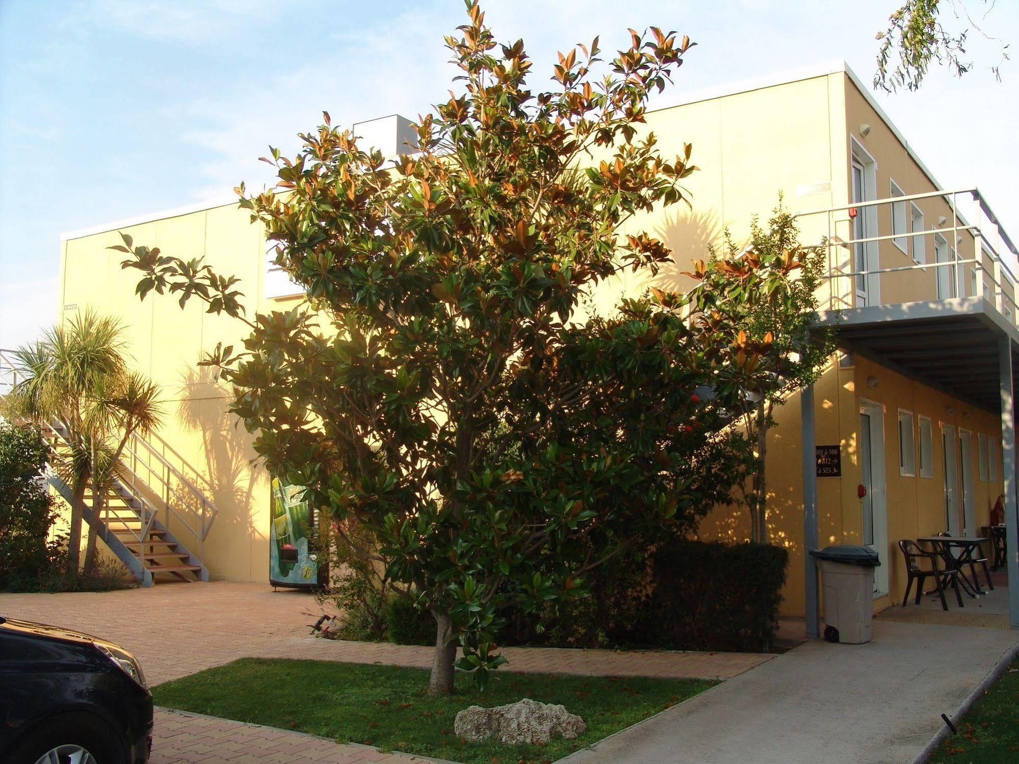 Top Motel Istres Kültér fotó
