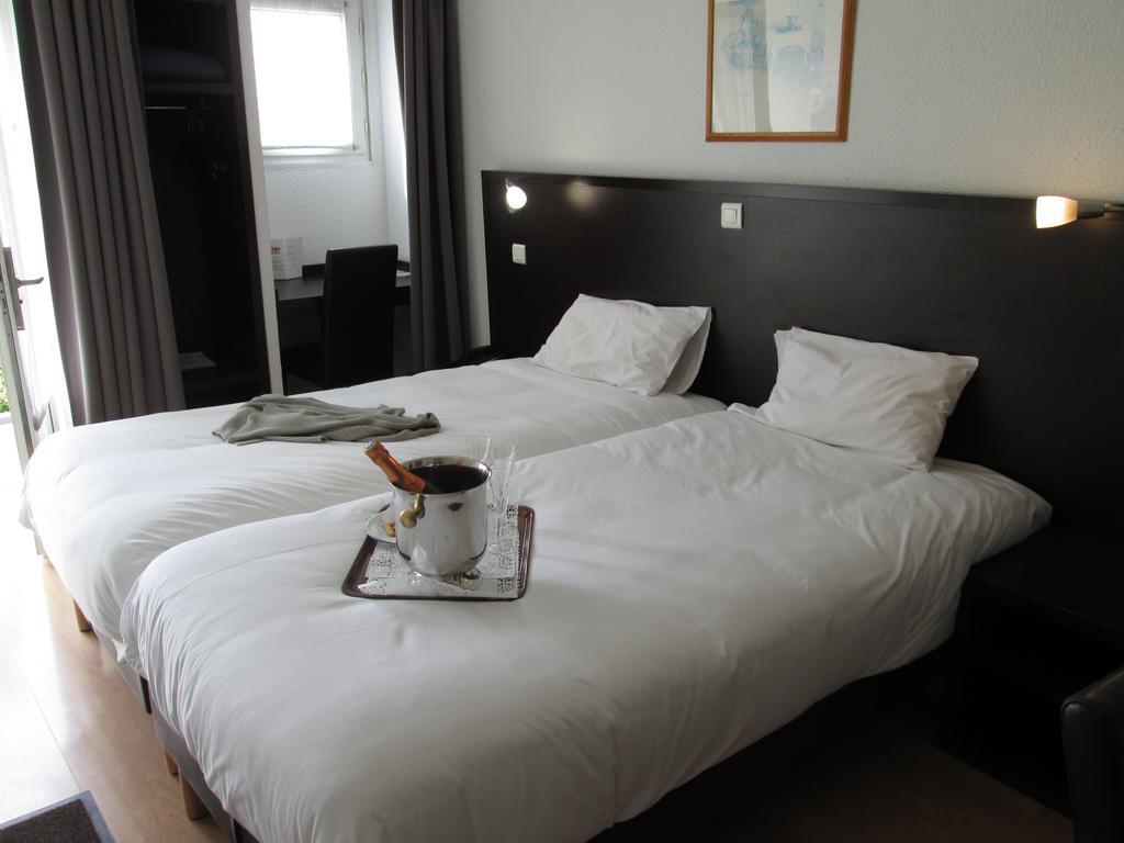 Top Motel Istres Szoba fotó